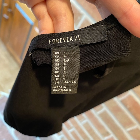 Black Mesh Criss Cross Bodysuit - Picture 3 of 4